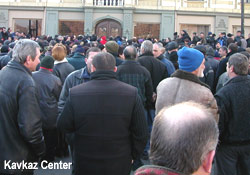 В Тбилиси вновь митингуют