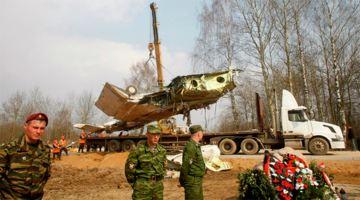 КАТЫНЬ-2. Польша обвинила Россию в подделке черных ящиков самолета Качиньского