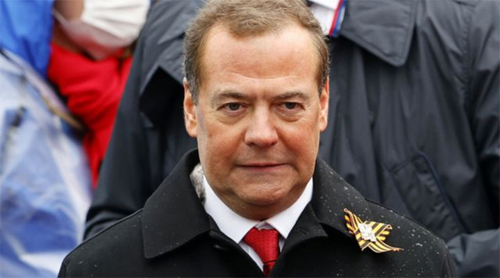 Медведев пообещал захватить Казахстан и Грузию, и воссоздать Советский союз